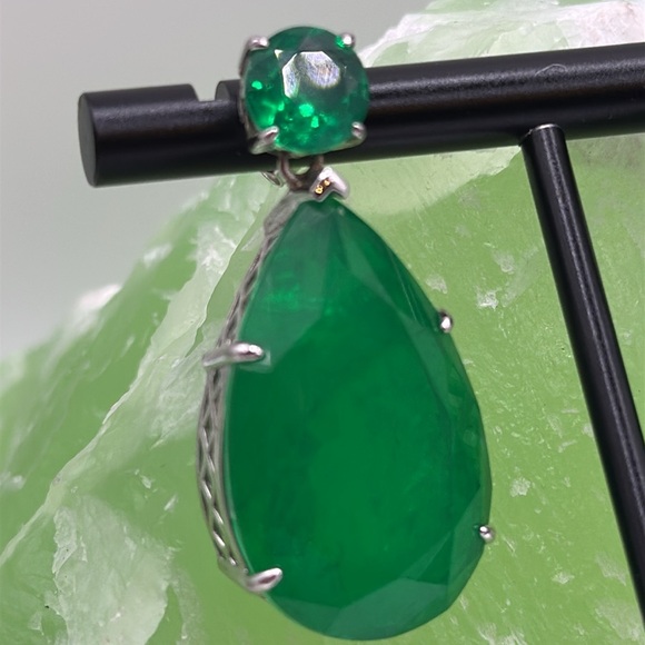 18 X 28 mm. - 8 mm. FOREST GREEN DOBLET EMERALD DROP EARRINGS 925 SILVER - Picture 12 of 12